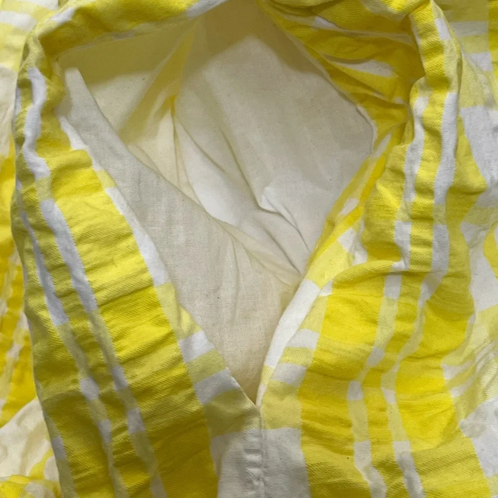 Lilly Pulitzer Esmeralda
Starfruit Yellow Sucker For Plaid Combo Navy Dress Sz L - Picture 12 of 15